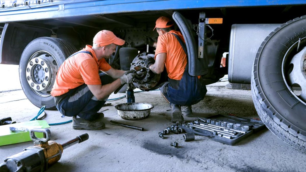 Geotab Small Biz_Maintenance 700X393 Geotab Small Biz_Maintenance 700X393