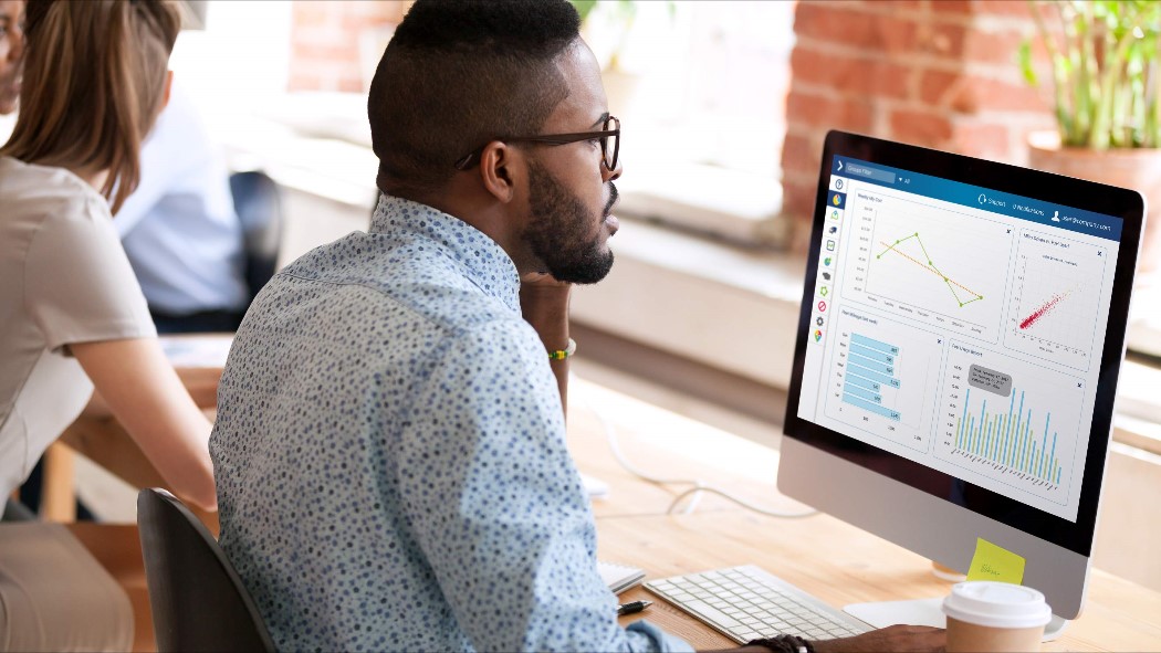 Geotab_Software_Mktg_700X393 Geotab_Software_Mktg_700X393